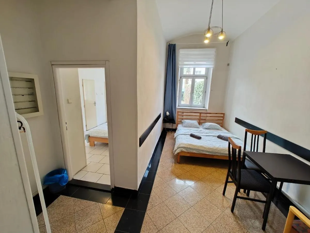 Comfy 2rooms Flat 4 persons & Parking Prague Apartment