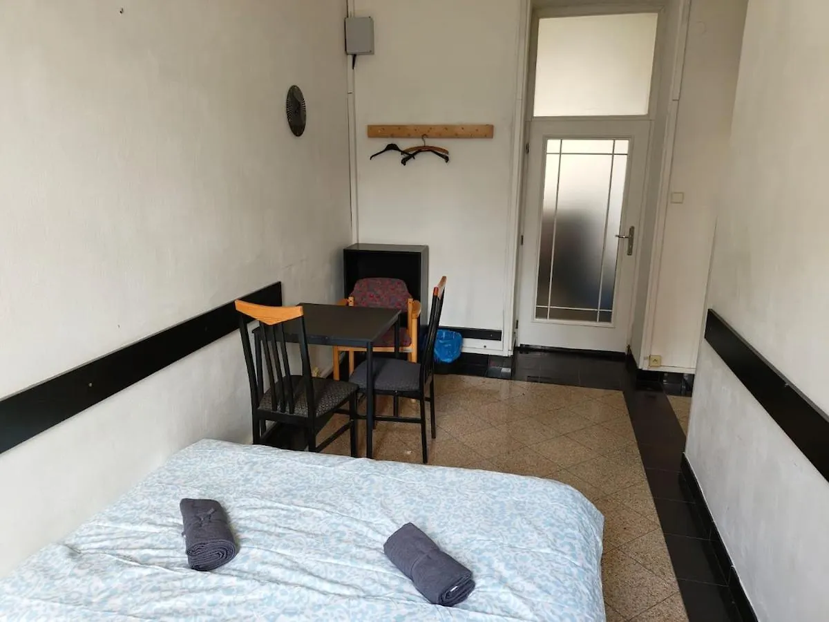 Contatos de Comfy 2Rooms Flat 4 Persons & Parking